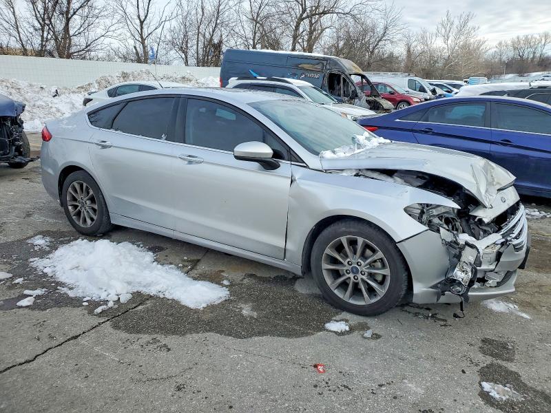 Photo 4 from auction – 2017 FORD FUSION with VIN 3FA6P0H76HR228013
