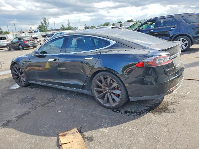 Photo 2 from auction – 2013 TESLA MODEL S with VIN 5YJSA1DP8DFP28367