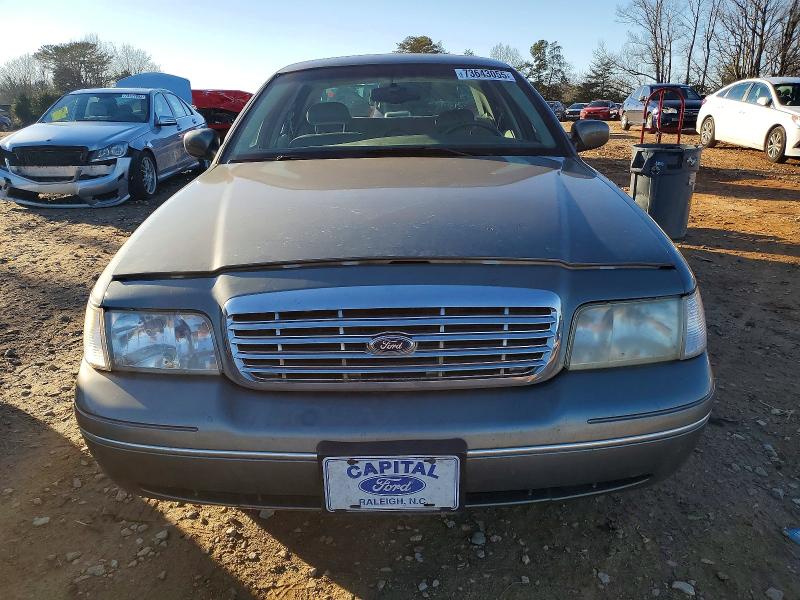 Photo 5 from auction – 2002 FORD CROWN VICT with VIN 2FAFP74W22X131910