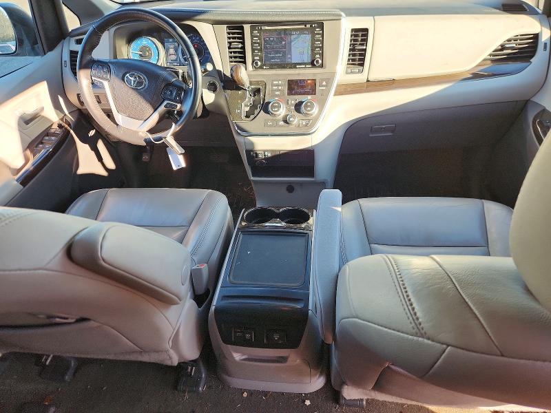 Photo 8 from auction – 2018 TOYOTA SIENNA XLE with VIN 5TDDZ3DC9JS192269