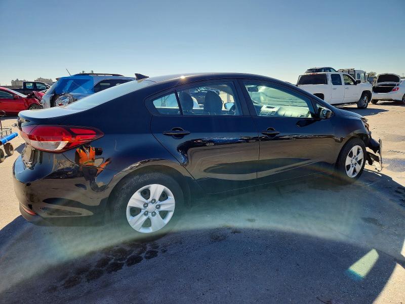 Photo 3 from auction – 2017 KIA FORTE with VIN 3KPFK4A71HE040209