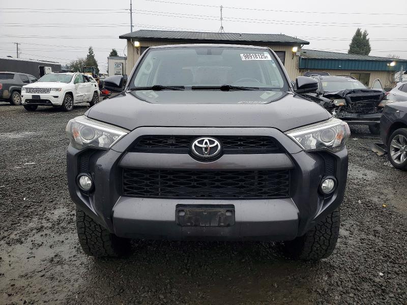 Foto 5 de la subasta – 2018 TOYOTA 4RUNNER SR con VIN JTEBU5JRXJ5491460
