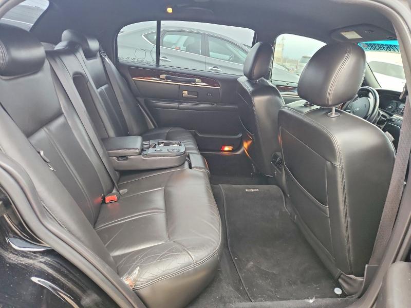 Photo 10 from auction – 2008 LINCOLN TOWN CAR S with VIN 2LNHM85V08X657609