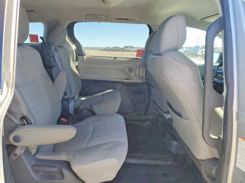 Photo 11 from auction – 2021 TOYOTA SIENNA LE with VIN 5TDKSKFC3MS035778