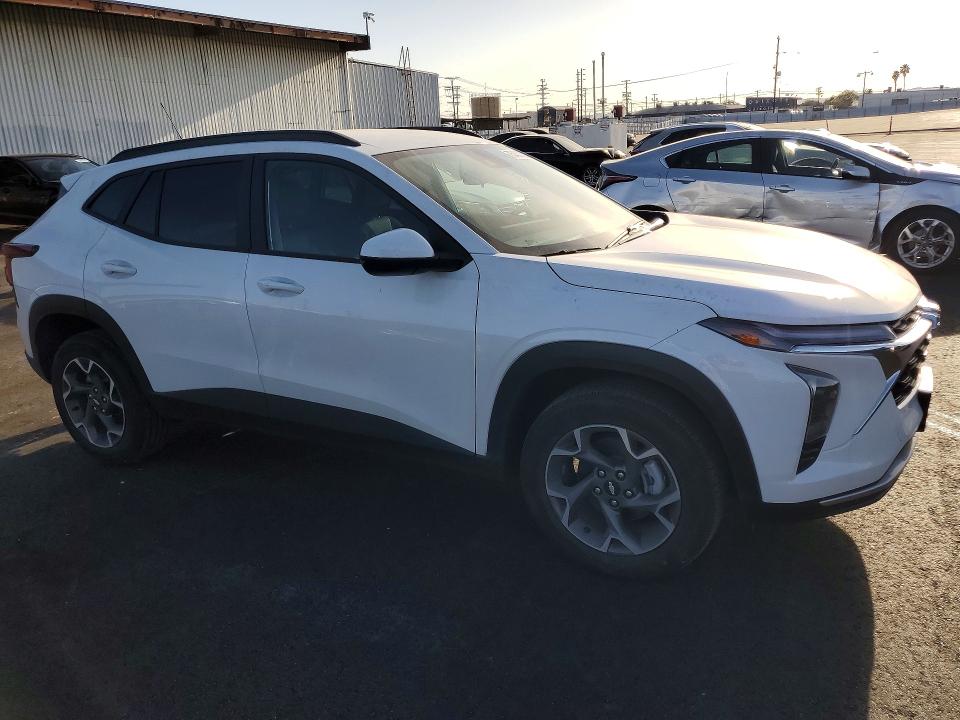 Photo 4 from auction – 2025 CHEVROLET TRAX with VIN KL77LHEP5SC092697