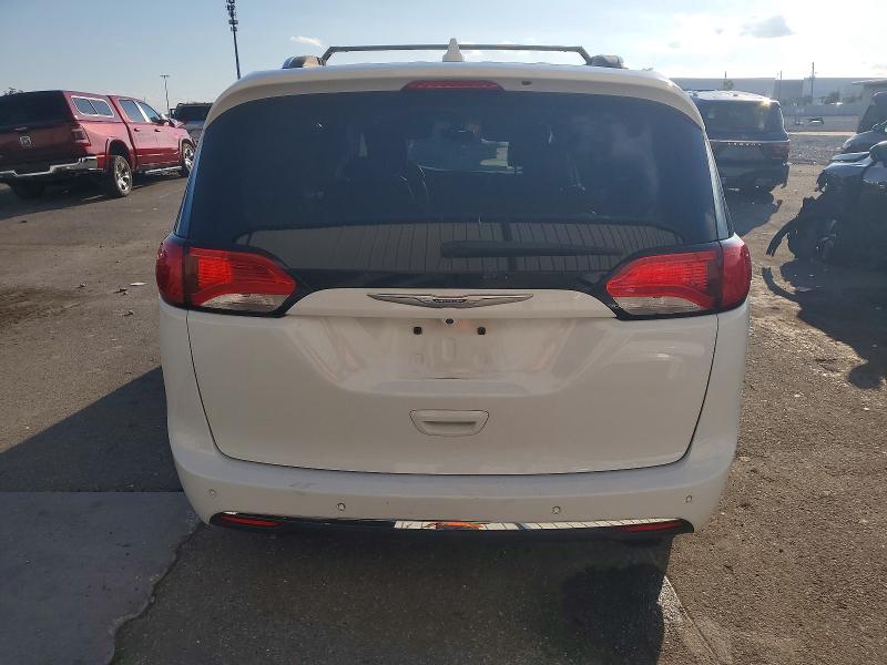 Photo 6 from auction – 2018 CHRYSLER PACIFICA T with VIN 2C4RC1BG4JR261489