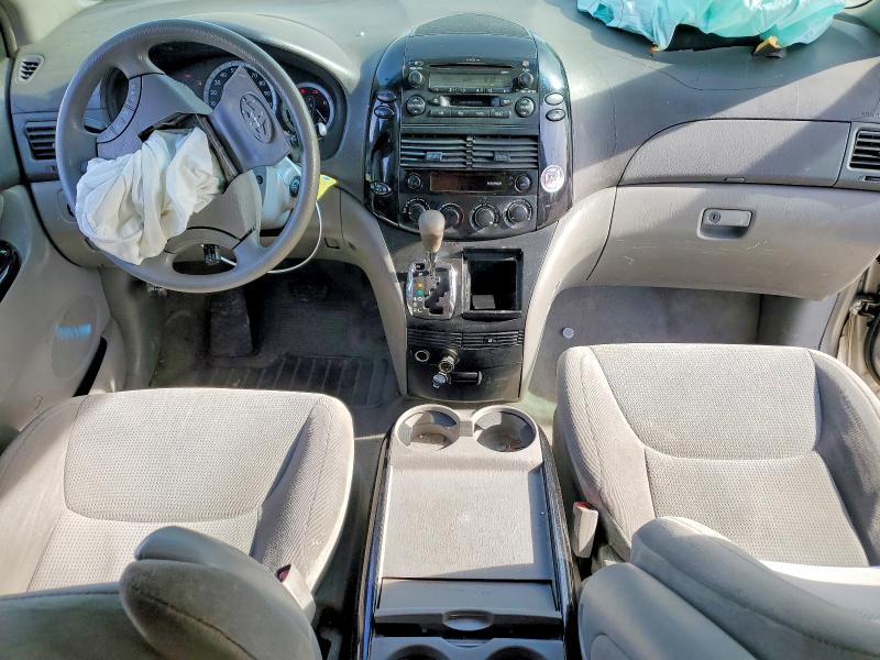 Photo 8 from auction – 2004 TOYOTA SIENNA CE with VIN 5TDZA23C64S198446