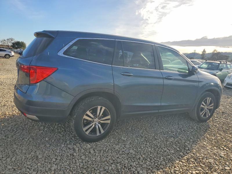 Photo 3 from auction – 2017 HONDA PILOT EXL with VIN 5FNYF5H56HB028753