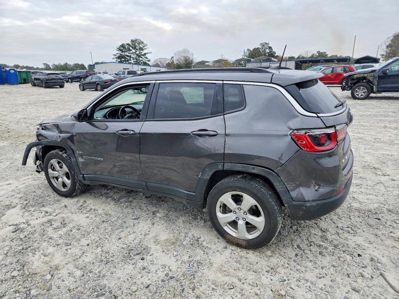 Photo 2 from auction – 2019 JEEP COMPASS with VIN 3C4NJDBBXKT664093