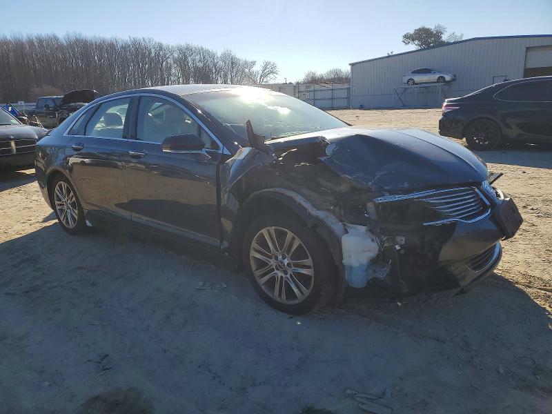 Photo 4 from auction – 2013 LINCOLN MKZ with VIN 3LN6L2G90DR827841