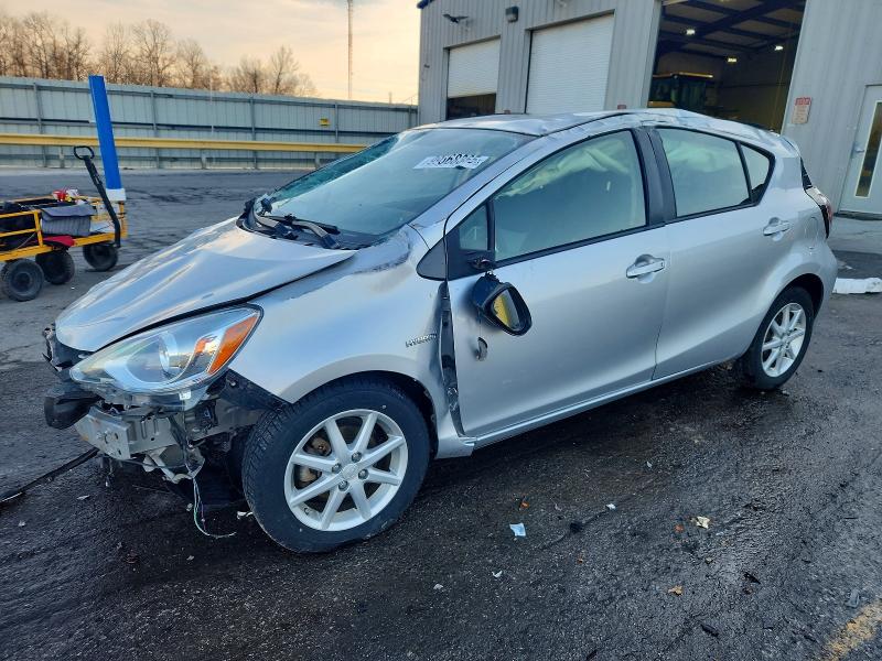 TOYOTA PRIUS C 2015 with VIN JTDKDTB3XF1586845 - Photo from auction