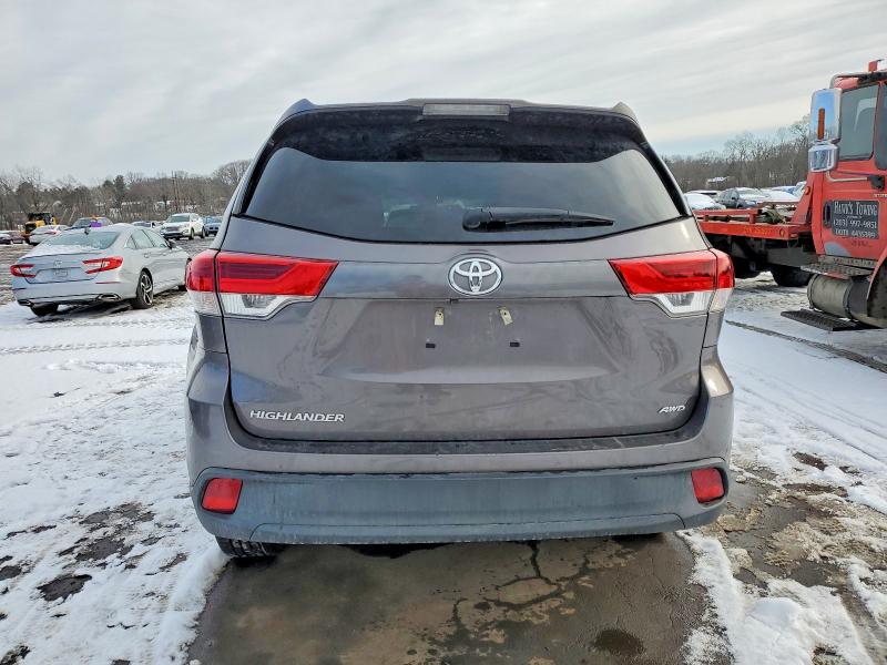 Photo 6 from auction – 2019 TOYOTA HIGHLANDER with VIN 5TDBZRFH6KS941159