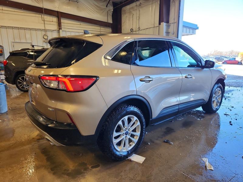 Photo 3 from auction – 2020 FORD ESCAPE SE with VIN 1FMCU9G62LUA78336