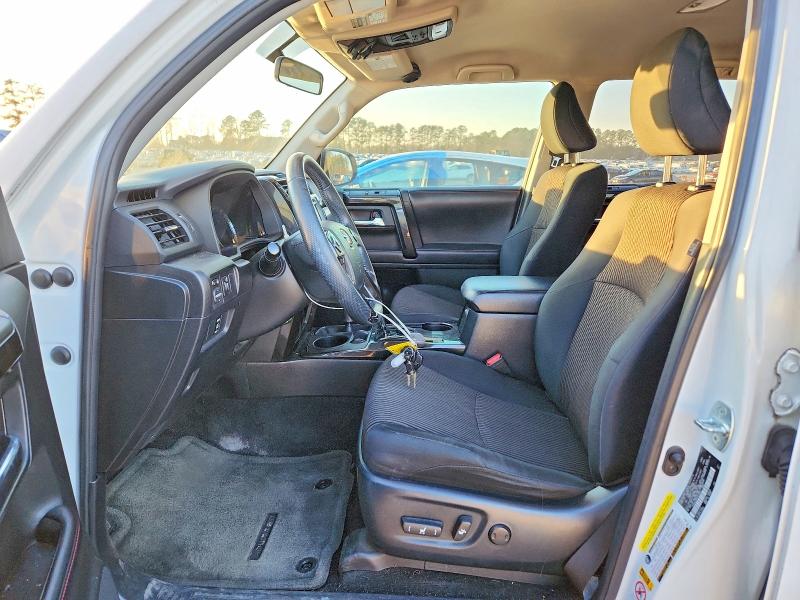 Photo 7 from auction – 2016 TOYOTA 4RUNNER SR with VIN JTEBU5JRXG5316490