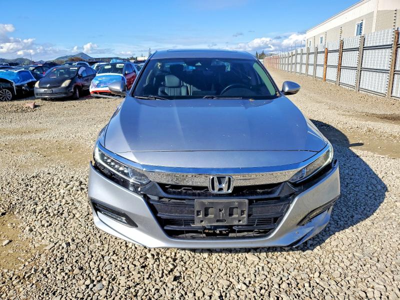 Photo 5 from auction – 2018 HONDA ACCORD with VIN 1HGCV1F61JA103487