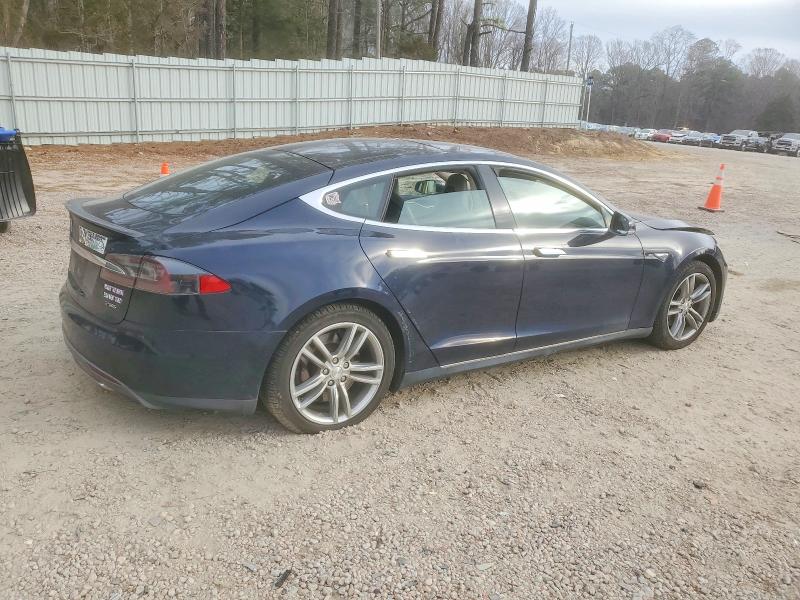 Photo 3 from auction – 2013 TESLA MODEL S with VIN 5YJSA1CP6DFP14100