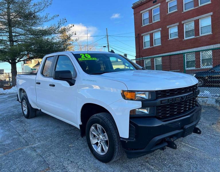 CHEVROLET SILVERADO 2020 with VIN 1GCRYAEK2LZ334112 - Photo from auction