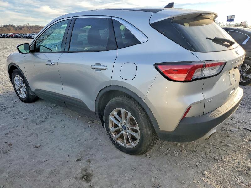 Photo 2 from auction – 2020 FORD ESCAPE SE with VIN 1FMCU0G67LUA12702