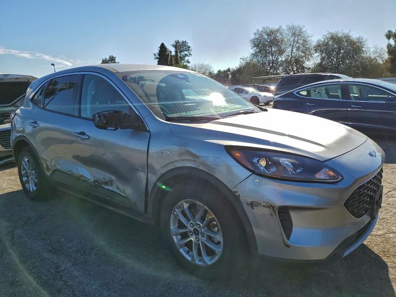 Photo 4 from auction – 2022 FORD ESCAPE SE with VIN 1FMCU0G67NUB88393