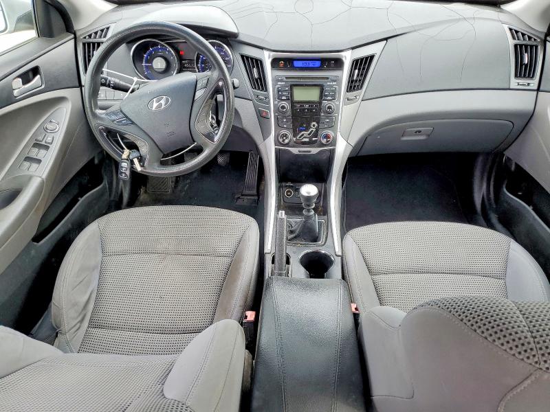 Photo 8 from auction – 2011 HYUNDAI SONATA with VIN 5NPEB4AC9BH044536