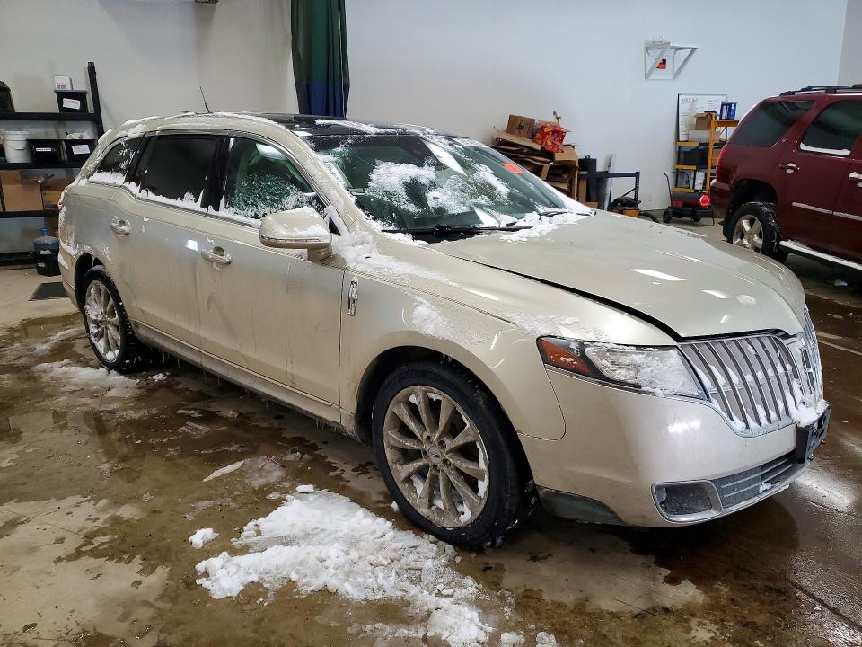 Photo 4 from auction – 2011 LINCOLN MKT with VIN 2LMHJ5AT4BBJ51463