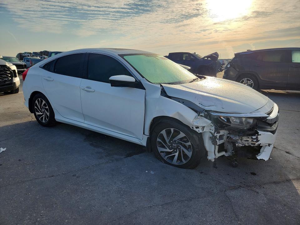 Photo 4 from auction – 2017 HONDA CIVIC with VIN 19XFC2F70HE070778
