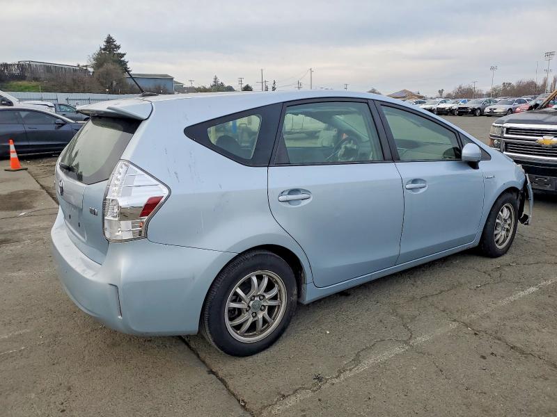 Photo 3 from auction – 2013 TOYOTA PRIUS V with VIN JTDZN3EU9D3261380
