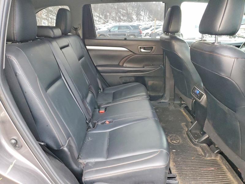 Photo 11 from auction – 2019 TOYOTA HIGHLANDER with VIN 5TDJZRFH9KS570025