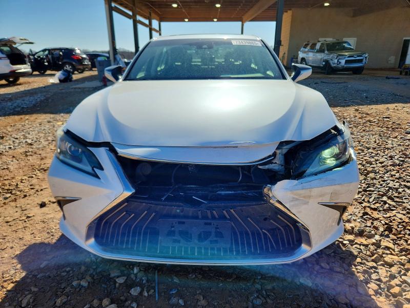Photo 5 from auction – 2020 LEXUS ES 300H LU with VIN 58AE21B1XLU006885