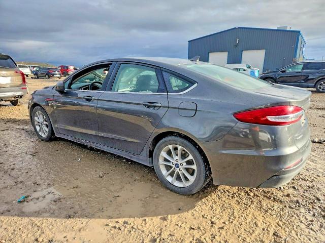 Photo 2 from auction – 2019 FORD FUSION SE with VIN 3FA6P0HD9KR135449