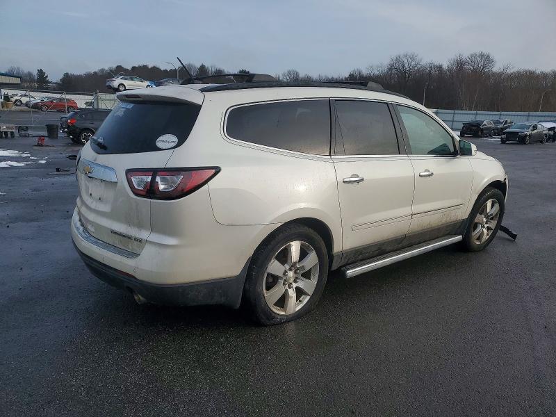 Photo 3 from auction – 2014 CHEVROLET TRAVERSE L with VIN 1GNKVJKD0EJ182288