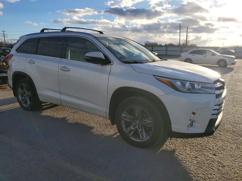 Photo 4 from auction – 2018 TOYOTA HIGHLANDER with VIN 5TDDZRFH2JS882294