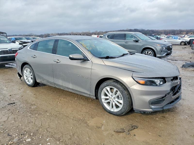 Photo 4 from auction – 2018 CHEVROLET MALIBU LT with VIN 1G1ZD5ST8JF113833