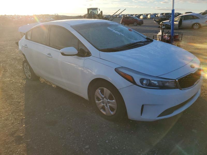 Photo 4 from auction – 2017 KIA FORTE LX with VIN 3KPFK4A72HE078919