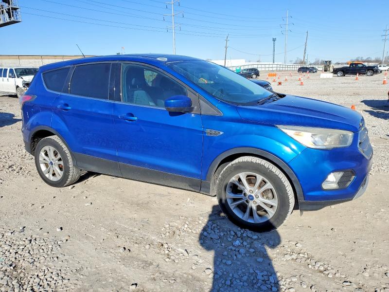 Photo 4 from auction – 2017 FORD ESCAPE SE with VIN 1FMCU9GD5HUB33769