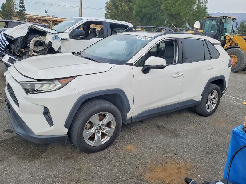 Photo 1 from auction – 2019 TOYOTA RAV4 XLE with VIN 2T3W1RFV5KC005189