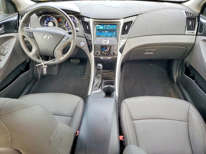 Photo 8 from auction – 2012 HYUNDAI SONATA SE with VIN 5NPEC4AC1CH365016