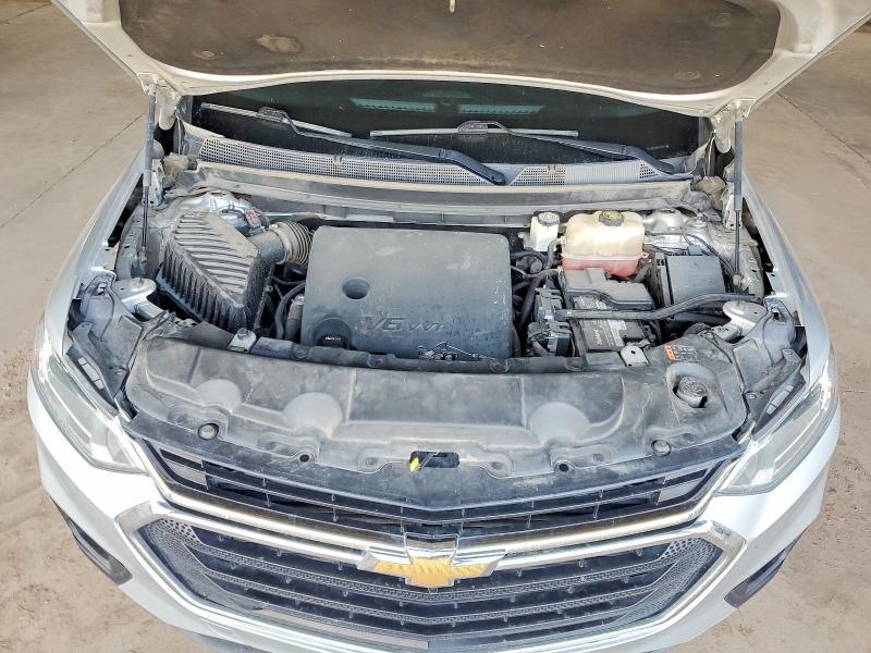 Photo 12 from auction – 2018 CHEVROLET TRAVERSE L with VIN 1GNERFKW0JJ104023