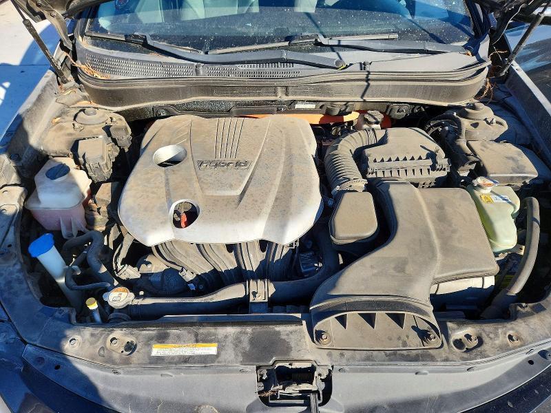Photo 11 from auction – 2011 HYUNDAI SONATA with VIN KMHEC4A48BA013898