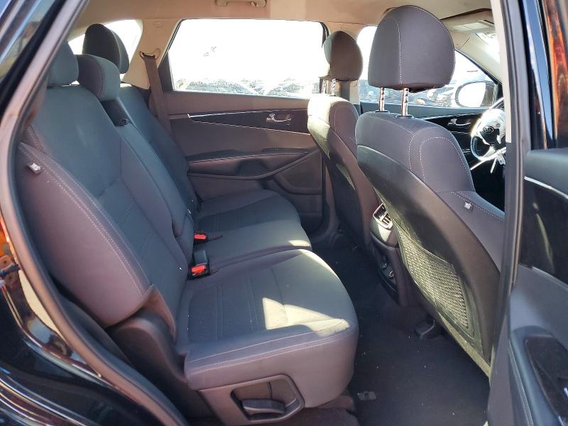 Photo 11 from auction – 2018 KIA SORENTO with VIN 5XYPG4A33JG384877