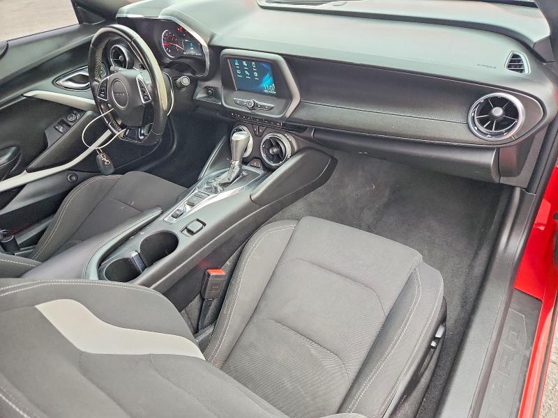 Photo 8 from auction – 2018 CHEVROLET CAMARO LT with VIN 1G1FB1RX3J0135462