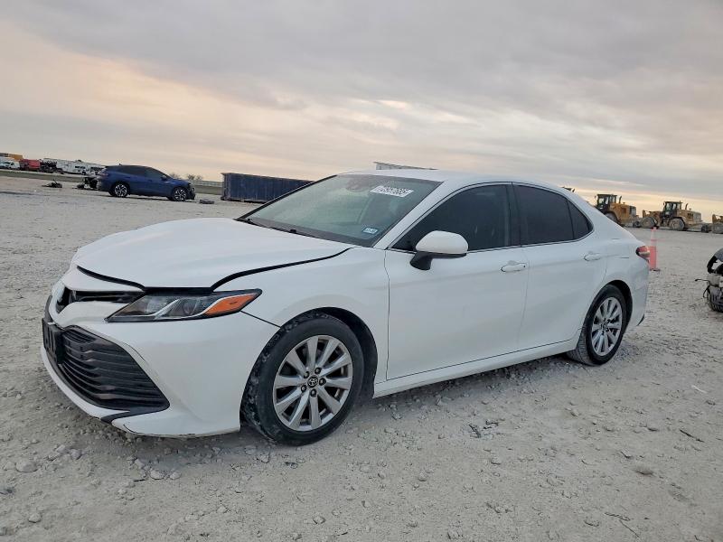 Photo 1 from auction – 2020 TOYOTA CAMRY with VIN 4T1C11AKXLU974352