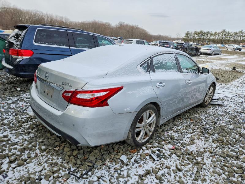 Photo 3 from auction – 2017 NISSAN ALTIMA 3.5 with VIN 1N4BL3AP9HC126631