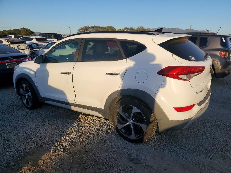 Photo 2 from auction – 2017 HYUNDAI TUCSON LIM with VIN KM8J3CA22HU596757