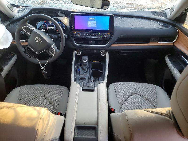 Photo 8 from auction – 2024 TOYOTA GRAND HIGH with VIN 5TDAAAB58RS069447