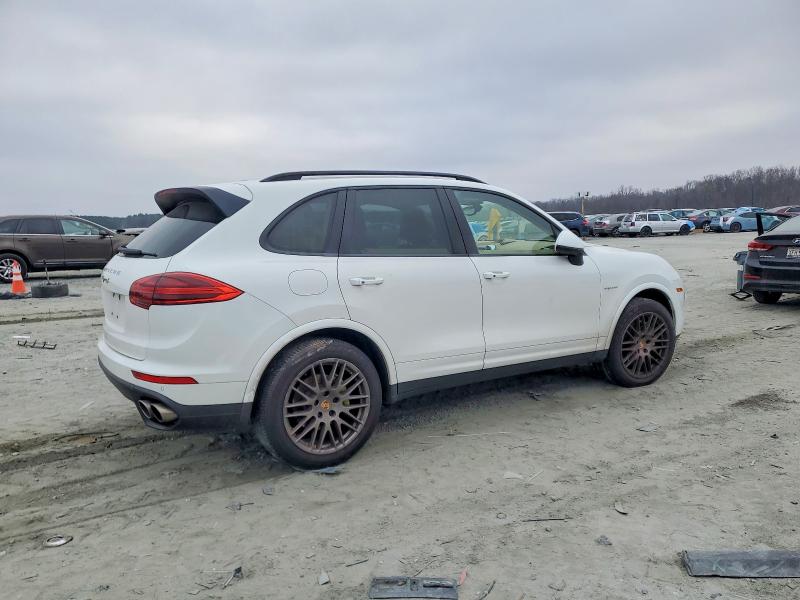 Photo 3 from auction – 2017 PORSCHE CAYENNE SE with VIN WP1AE2A20HLA69345