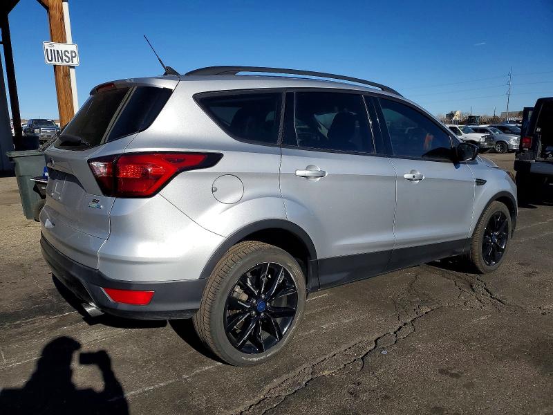 Photo 3 from auction – 2019 FORD ESCAPE SE with VIN 1FMCU9GD9KUC53713