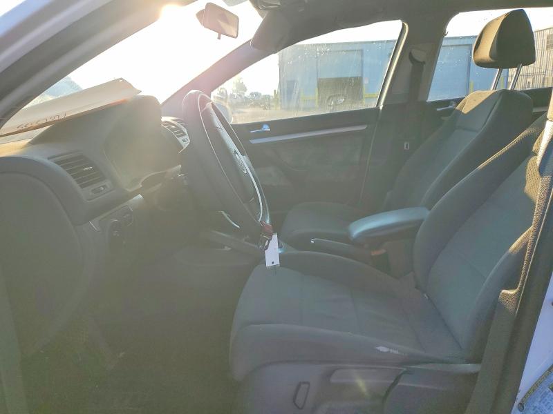 Photo 7 from auction – 2009 VOLKSWAGEN RABBIT with VIN WVWDB71K99W123956
