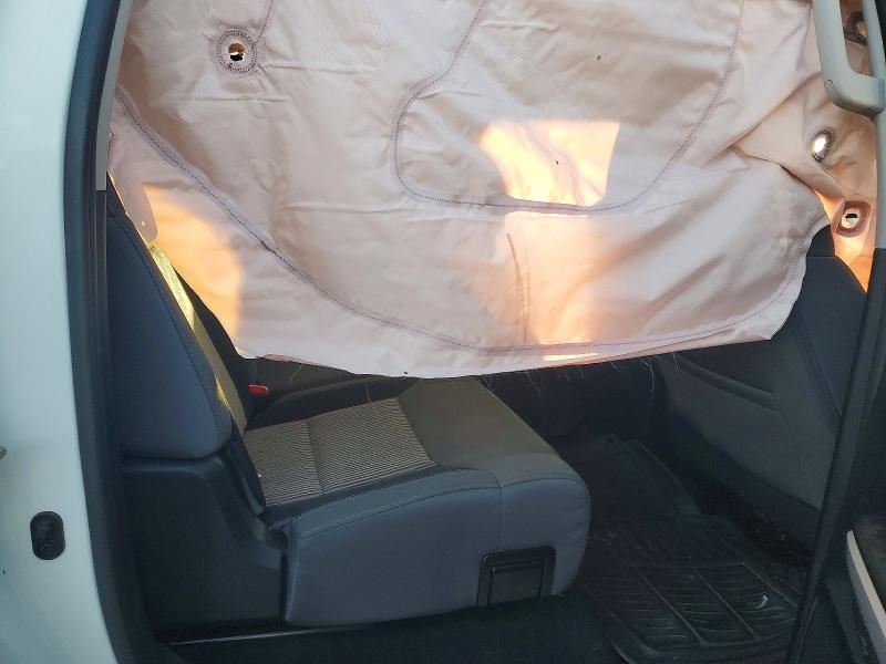 Photo 10 from auction – 2016 TOYOTA TUNDRA CRE with VIN 5TFEM5F16GX104517