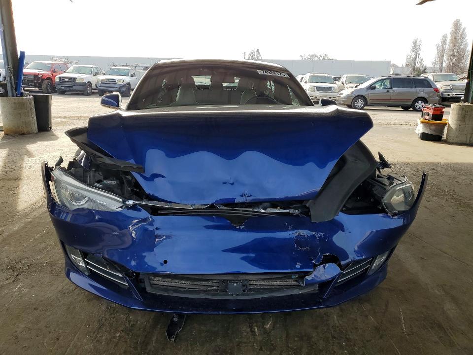 Photo 5 from auction – 2015 TESLA MODEL S with VIN 5YJSA1E2XFF109565